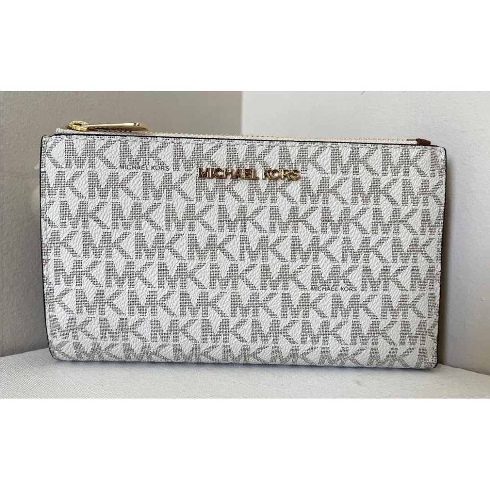 New Michael Kors Jet Set Travel Double zip wallet Signature Vanilla